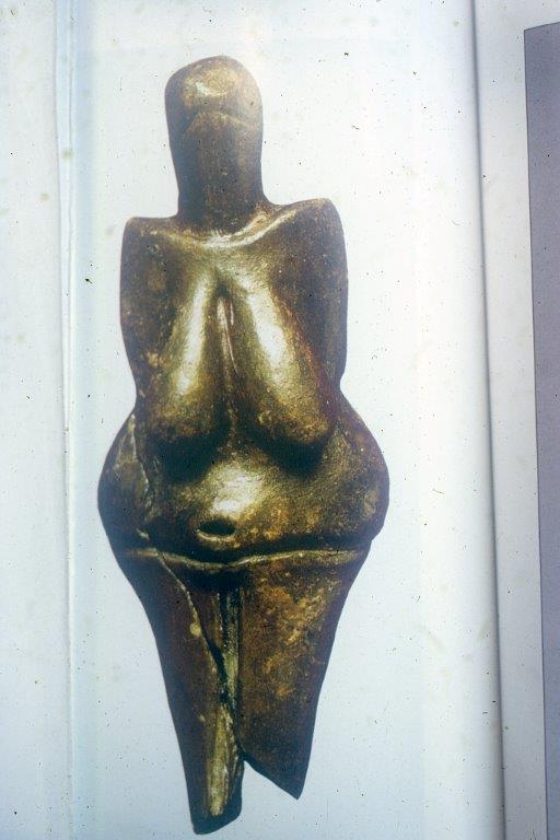 Statue de femme en bronze